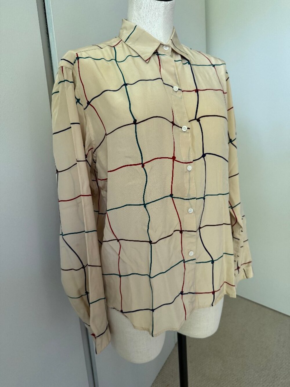 Vintage 80s 90s Silk ButtonDown w Chainlink Print- M/L
